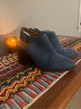 Suede Slingback Block Heel Mule in Blue